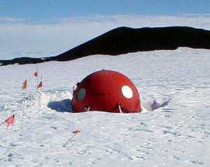 An Apple shelter on the way to castle rock