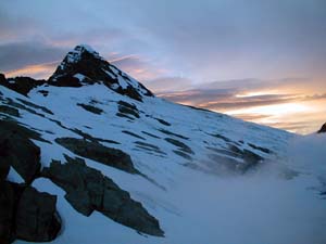 The descent ridge of Mt. Aspiring.