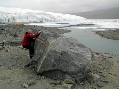 Paul Doherty bouldering at Lake Hoare hut