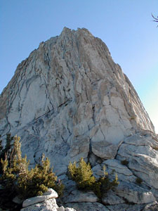 The strat of Matthes Crest from the South